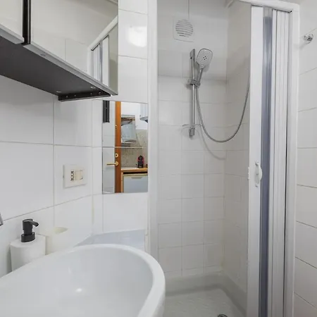 Easy Parking - 1 Min From Bus To San Siro Stadium - Air Conditioning מילאנו